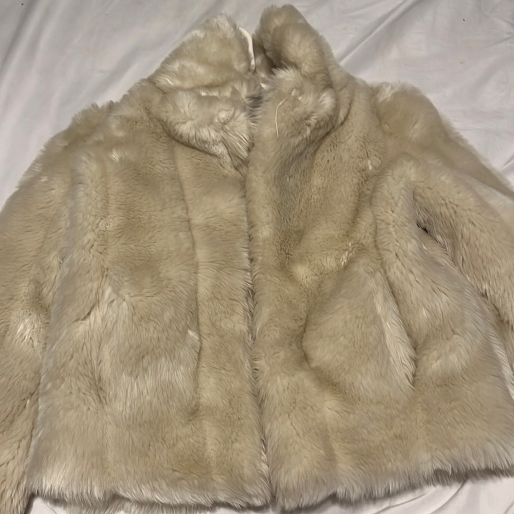 Black rivet faux fur white coat